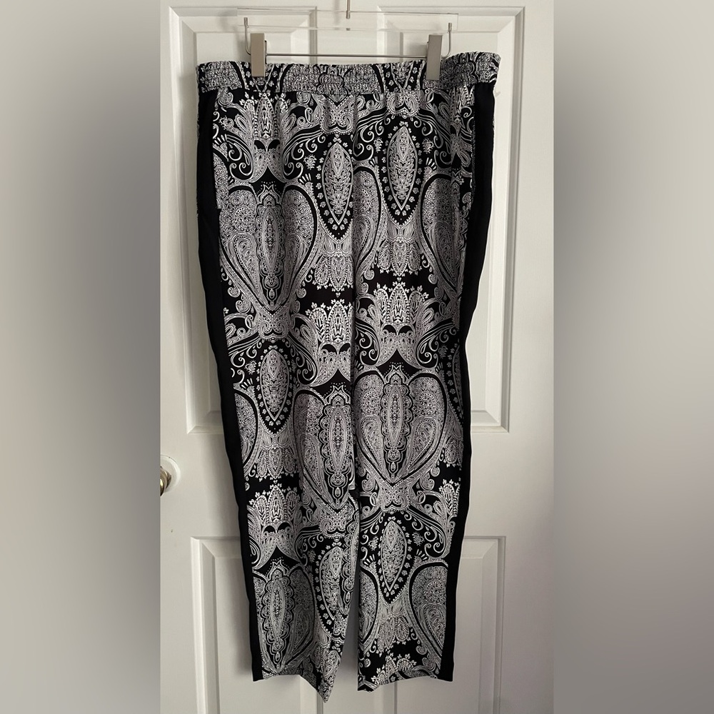 Chico's Seville Paisley Tuxedo Stripe Ankle Pants Size 2.5R Black/White